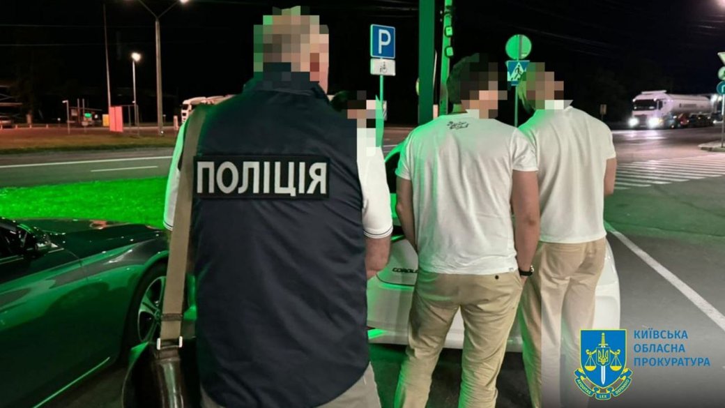 Оголошення підозри начальнику фінансового відділу однієї з сільських рад на Київщині. Фото: Київська обласна прокуратура.