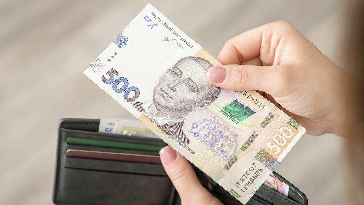 Виплачують понад 10 тисяч: хто з ВПО на Київщині отримає допомогу